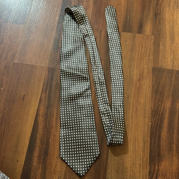 Pierre Cardin 100% Imported Silk Army Greenish Dark Gray White Square, USA made - Picture 9 of 9